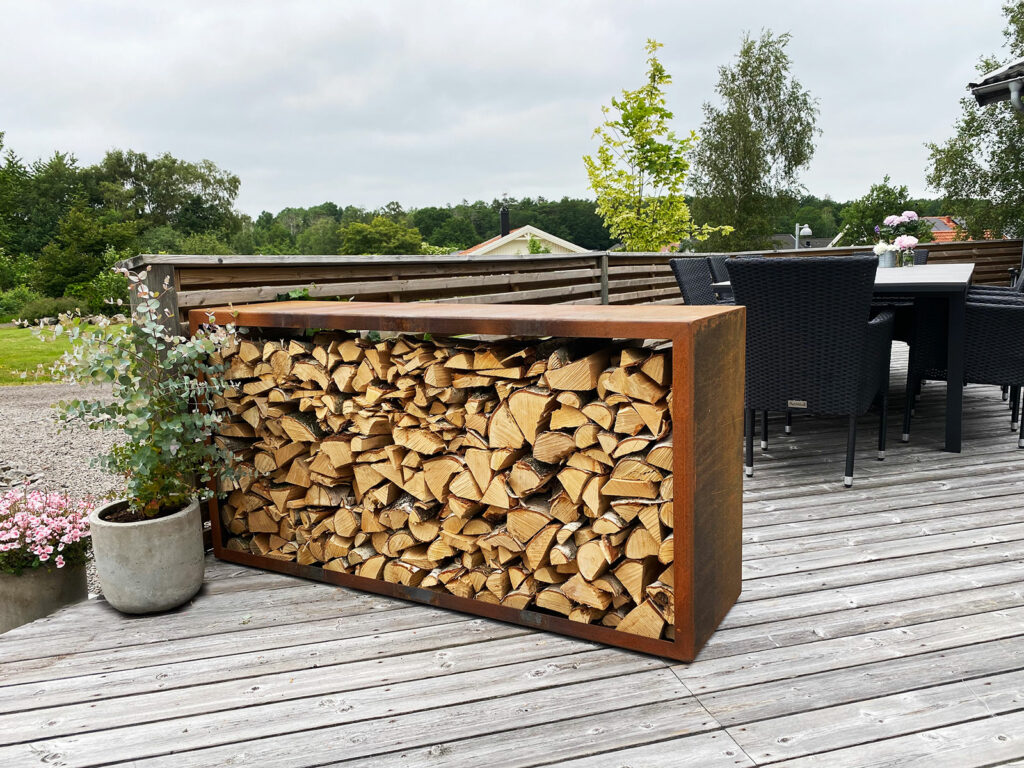 Vedförvaring i corten, modell Horisontell