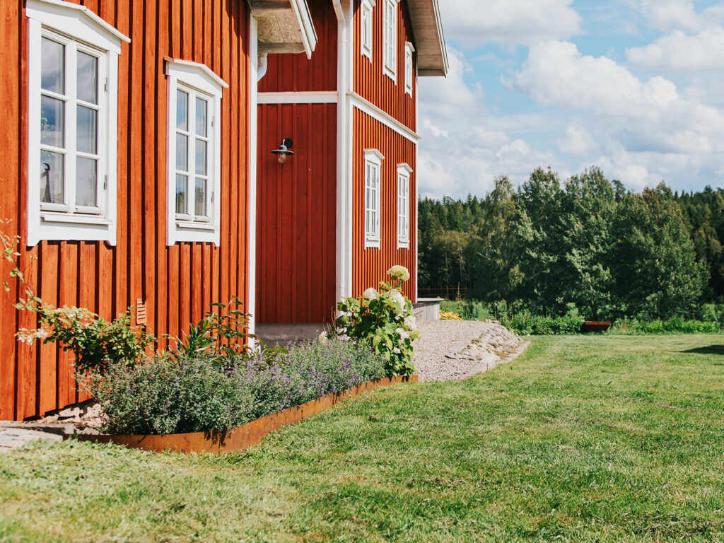 Rabattkant i corten, modell Fals