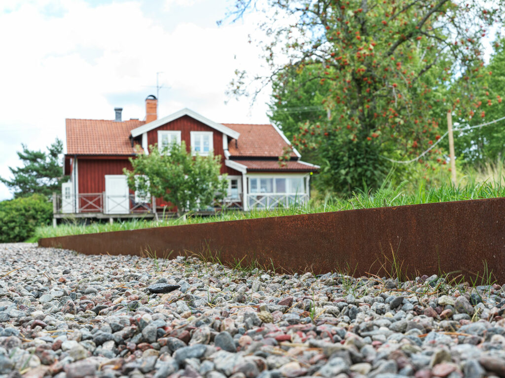 Rabattkant i corten, modell Natur
