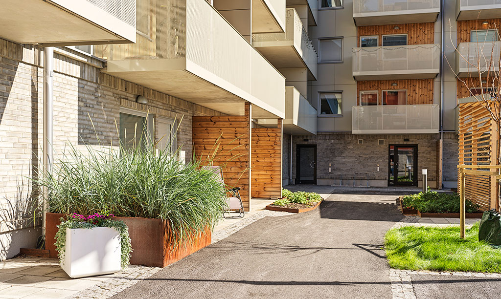 Modulbaserade odlingslådor och kantstöd i corten