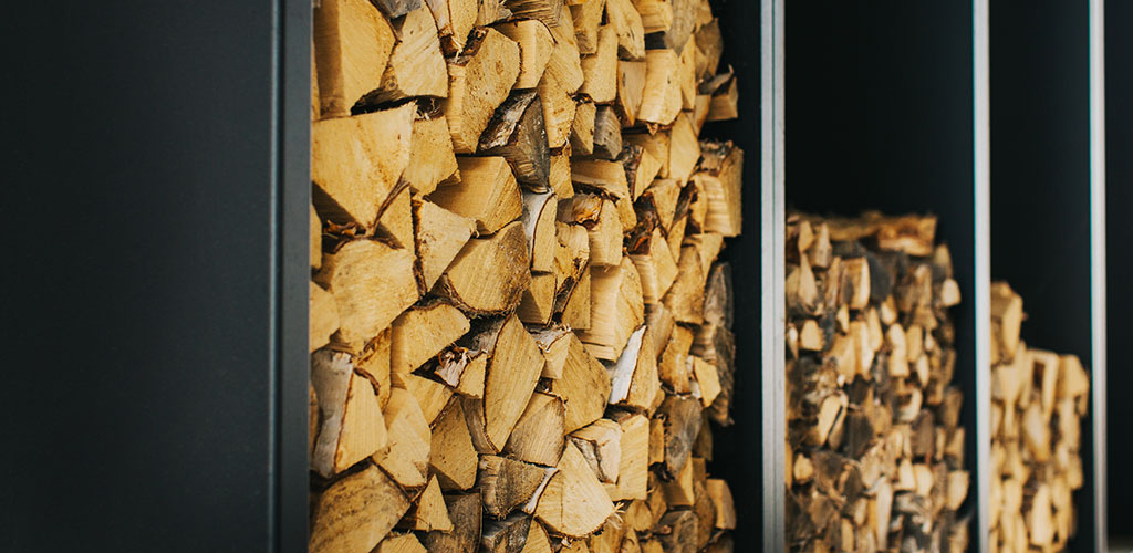 Dokumentation - Svartlackerad vedförvaring i stål