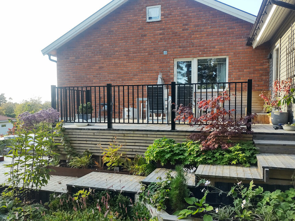 Staket Fagerhult i svartlackerad aluminium