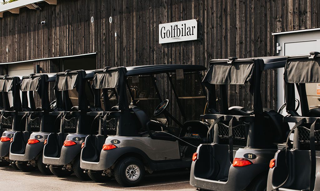 Skylt i galvaniserad stål till golfanläggning